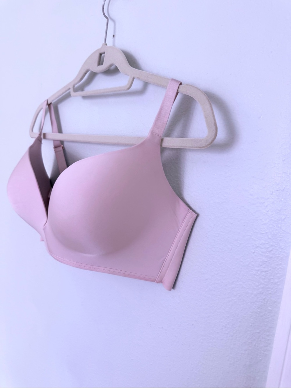 Maidenform 38D women’s Light Pink Push-Up Bra wireless side slimming EUC - Picture 5 of 14